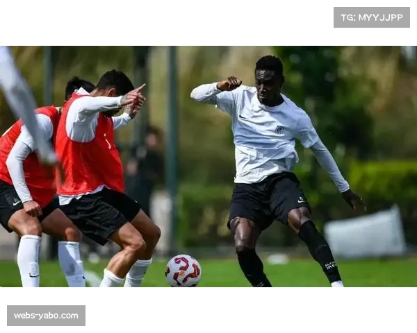 英博马莱莱开场四分钟破门 前锋的射术与跑动积极性俱佳 英博马莱莱开场四分钟破门 前锋的射术与跑动积极性俱佳